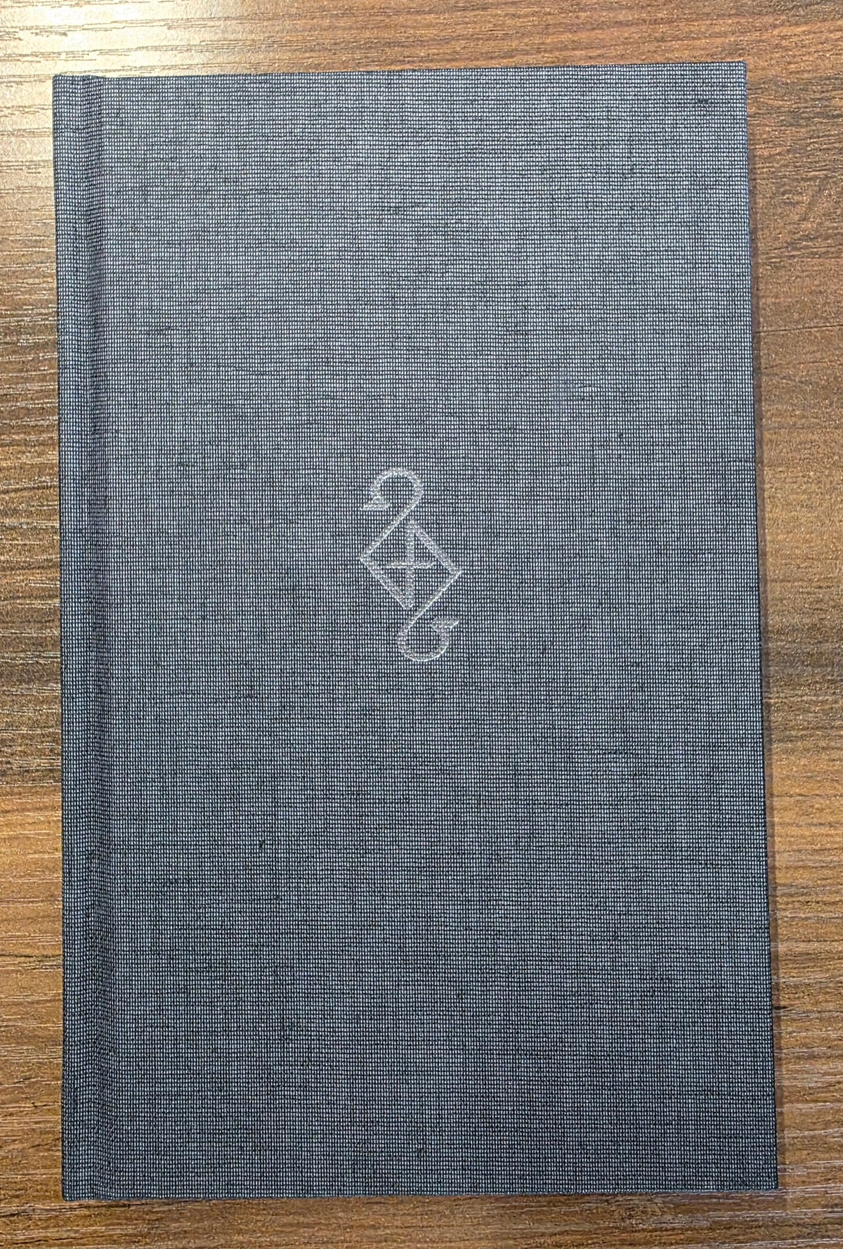 Khiazmos: A Book Without Pages